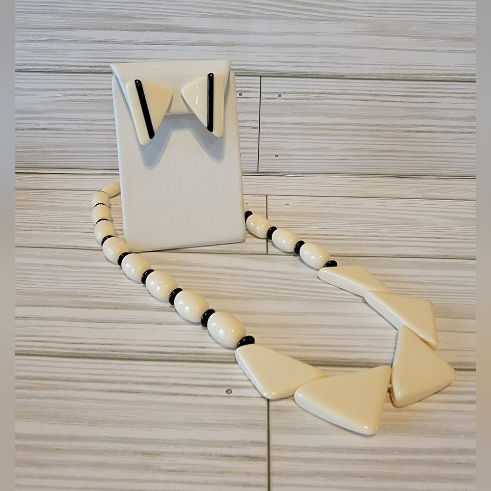 Vintage Avon Black & Ivory Geometric Necklace Pierced Earrings Set